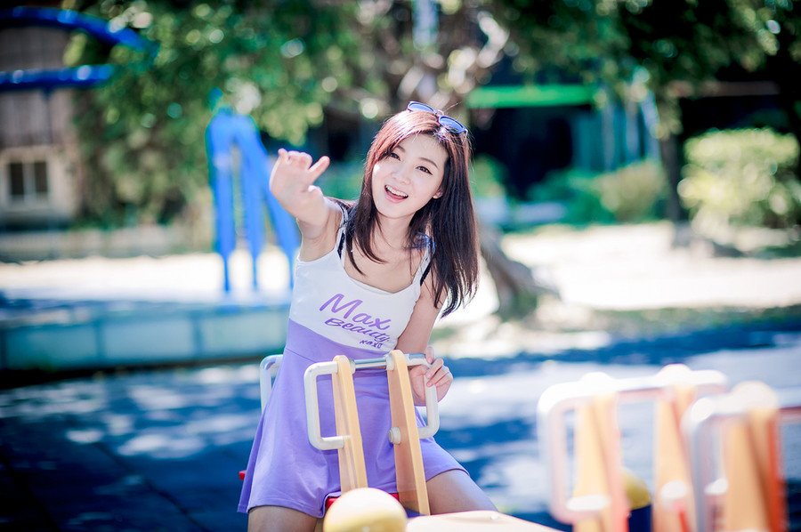 “此非我一人之功，若非子乔兄鼎力相助，孟达为内应，加上刘璋的配合，这天府之国，也不会如此轻易落入我等手掌之中。”法正微笑着摇了摇头，跟在贾诩身边多年，那份内敛以及自保之道倒是学了不少，这个时候，绝对不能锋芒太露。